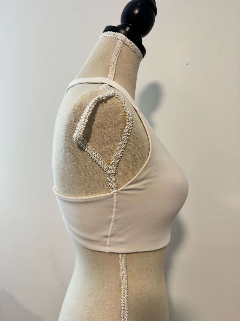 adidas AEROREADY White Scoop Neck Crop Sports Bra Small - Picture 3 of 9